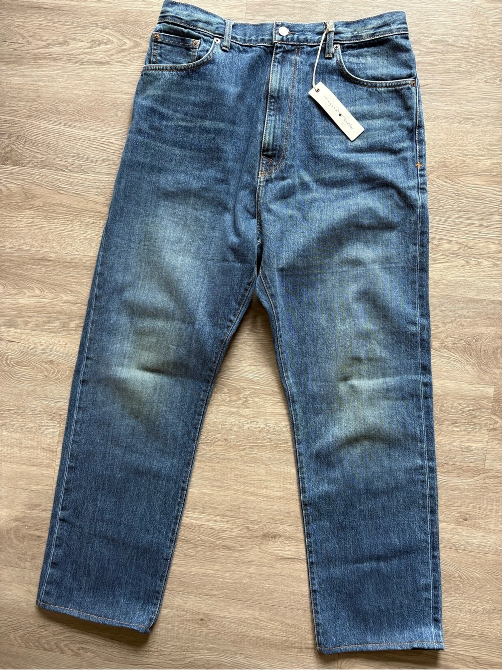 imogene + willie Catherine Slim Lewiston Straight-Leg Blue Denim Jeans